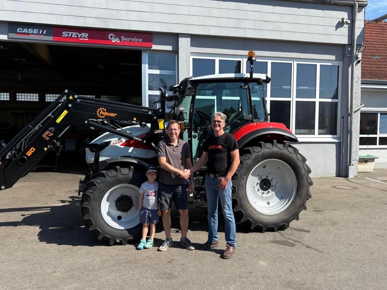 Schlepperübergabe an Familie Weisshuhn – Steyr 4080 Plus